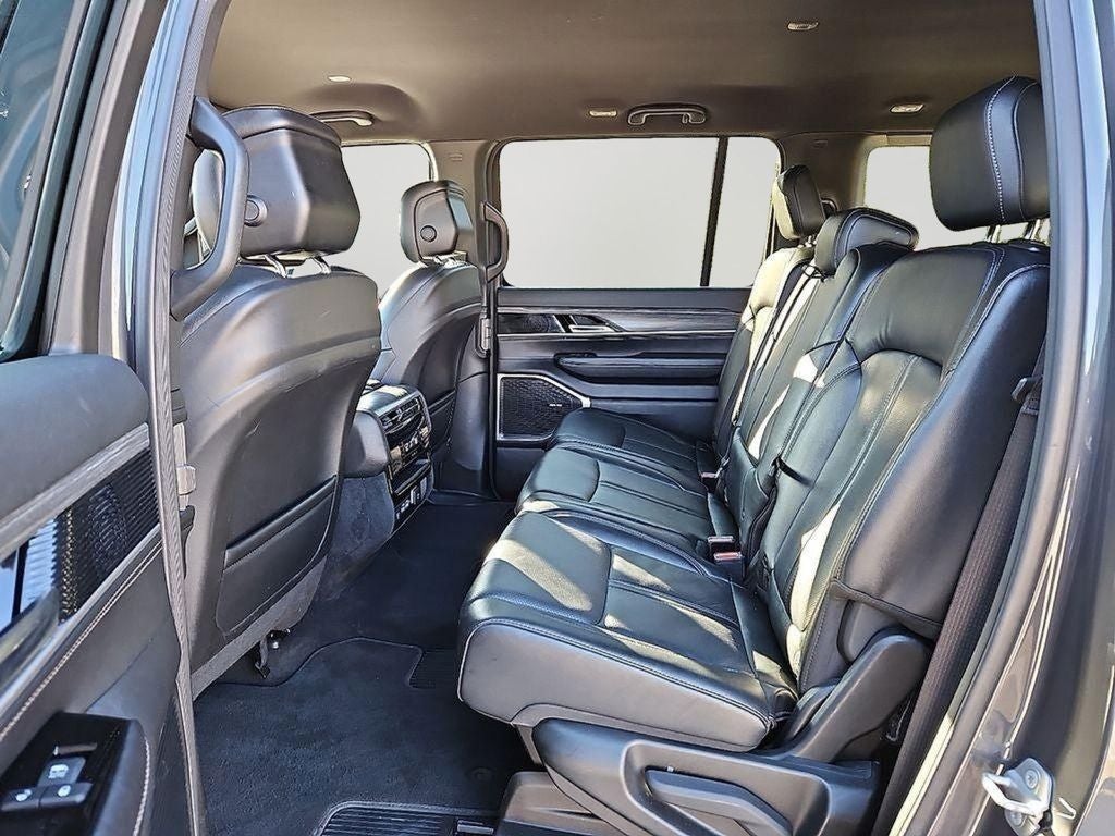 2023 Jeep Wagoneer Series III FULL-SPEED FORWARD-COLLISION WARNING PLUS