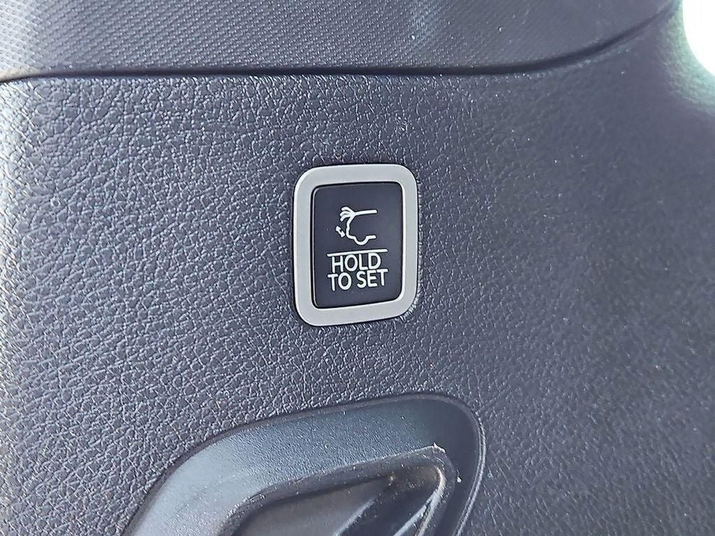 2023 Jeep Wagoneer Series III FULL-SPEED FORWARD-COLLISION WARNING PLUS