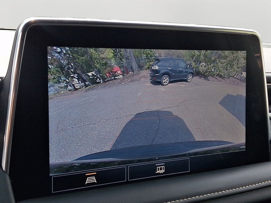 2021 GMC Yukon SLT BASE