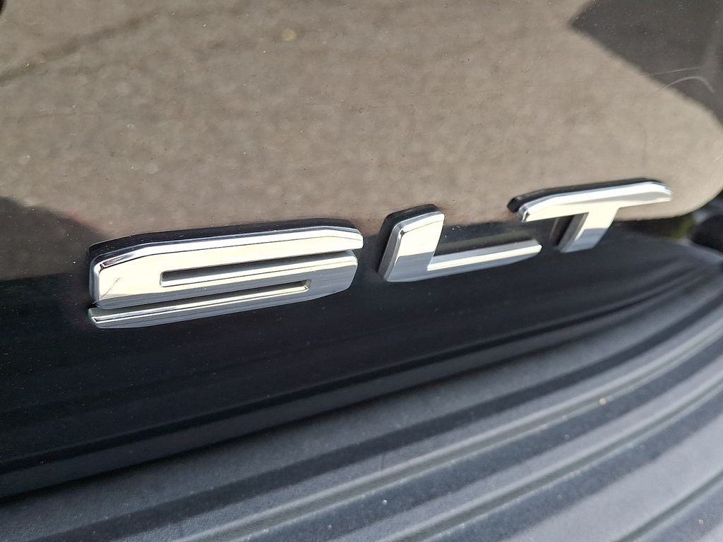 2021 GMC Yukon SLT BASE