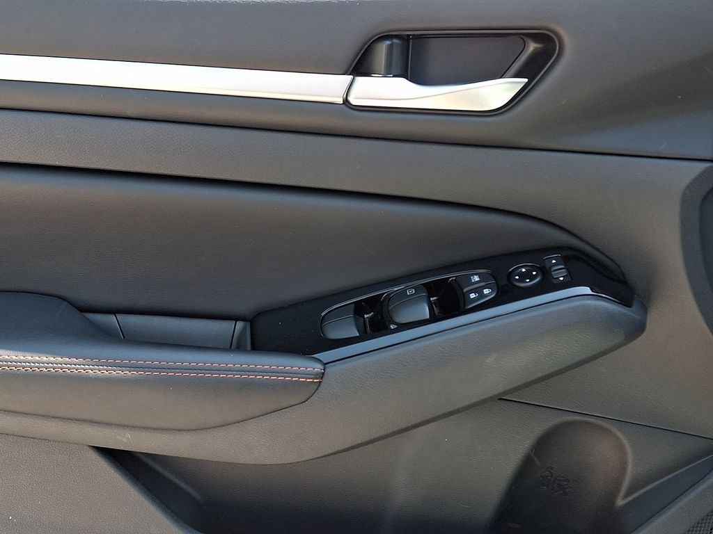 2025 Nissan Altima 2.5 SR BASE