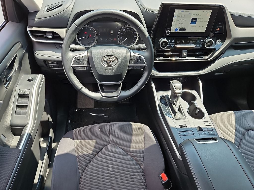 2025 Toyota Highlander LE