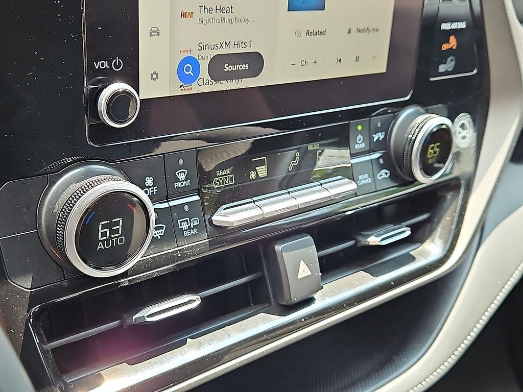 2025 Toyota Highlander LE