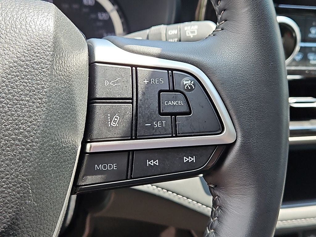 2025 Toyota Highlander LE
