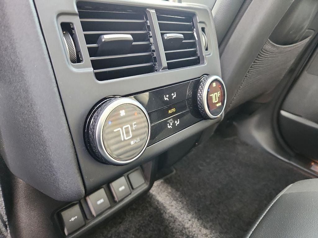 2024 Land Rover Discovery S BASE