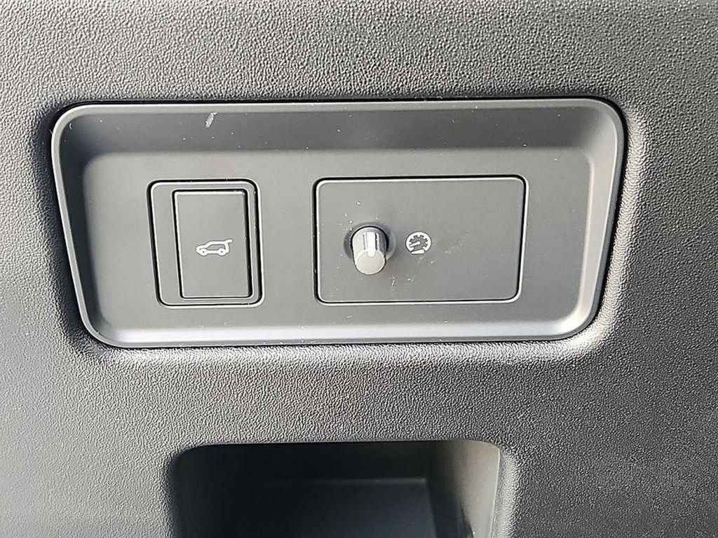 2024 Land Rover Discovery S BASE