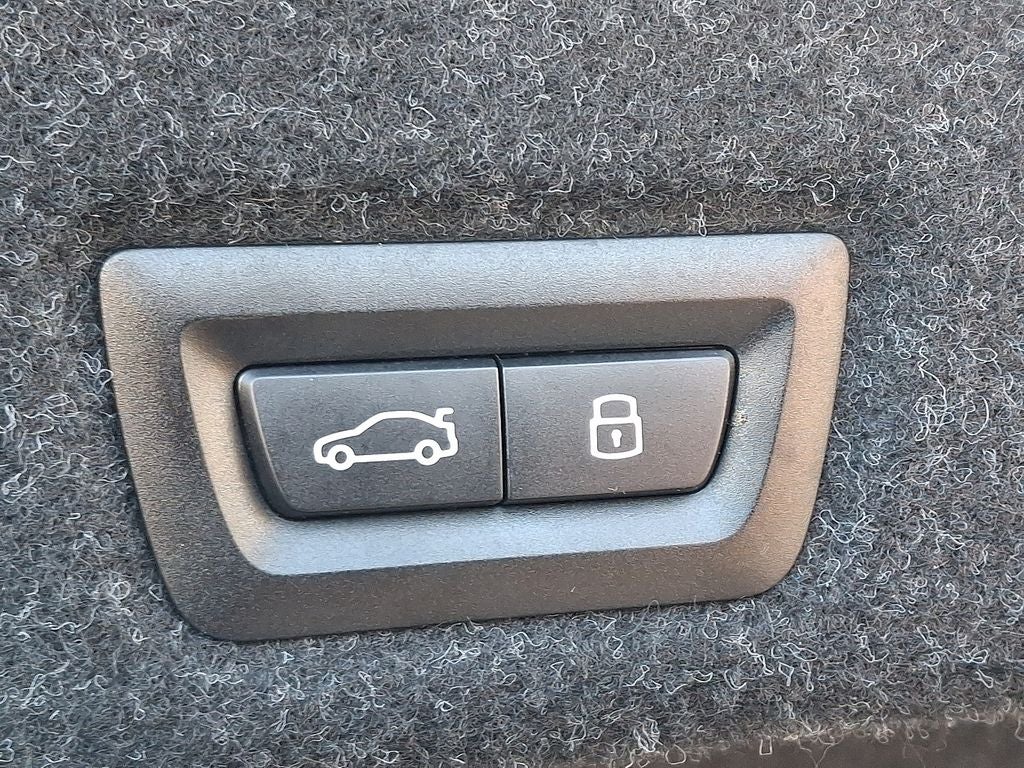 2025 BMW 5 Series 530i xDrive LANE DEPARTURE WARNING