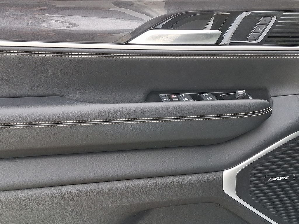 2024 Jeep Wagoneer Base