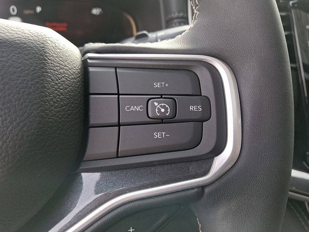 2024 Jeep Wagoneer Base