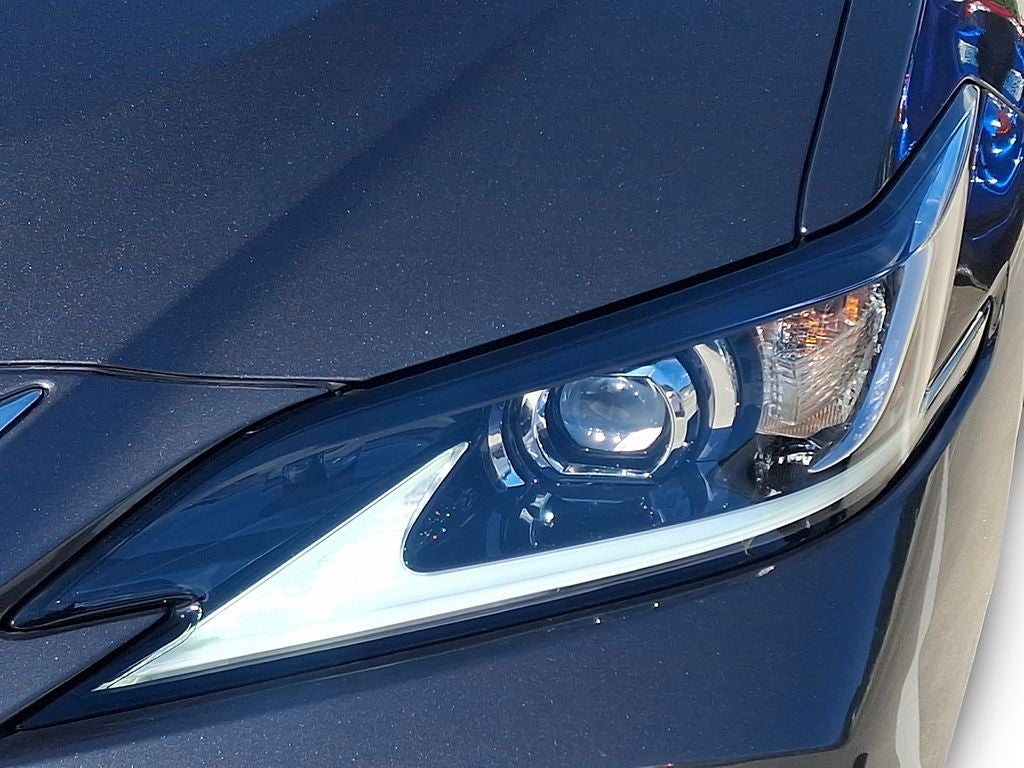 2025 Lexus ES 300h 300h
