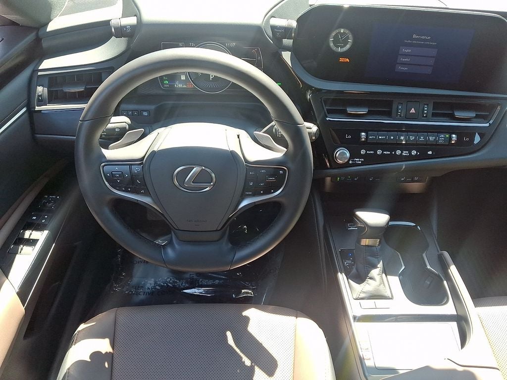 2025 Lexus ES 300h 300h