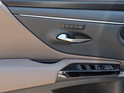 2025 Lexus ES 300h 300h