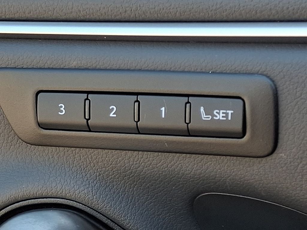 2025 Lexus ES 300h 300h