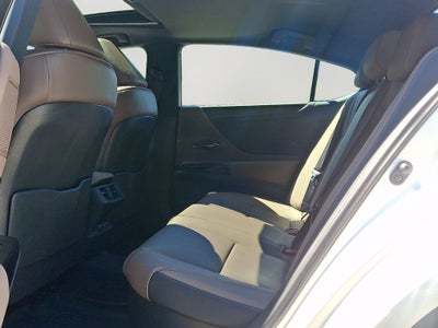 2025 Lexus ES 300h 300h