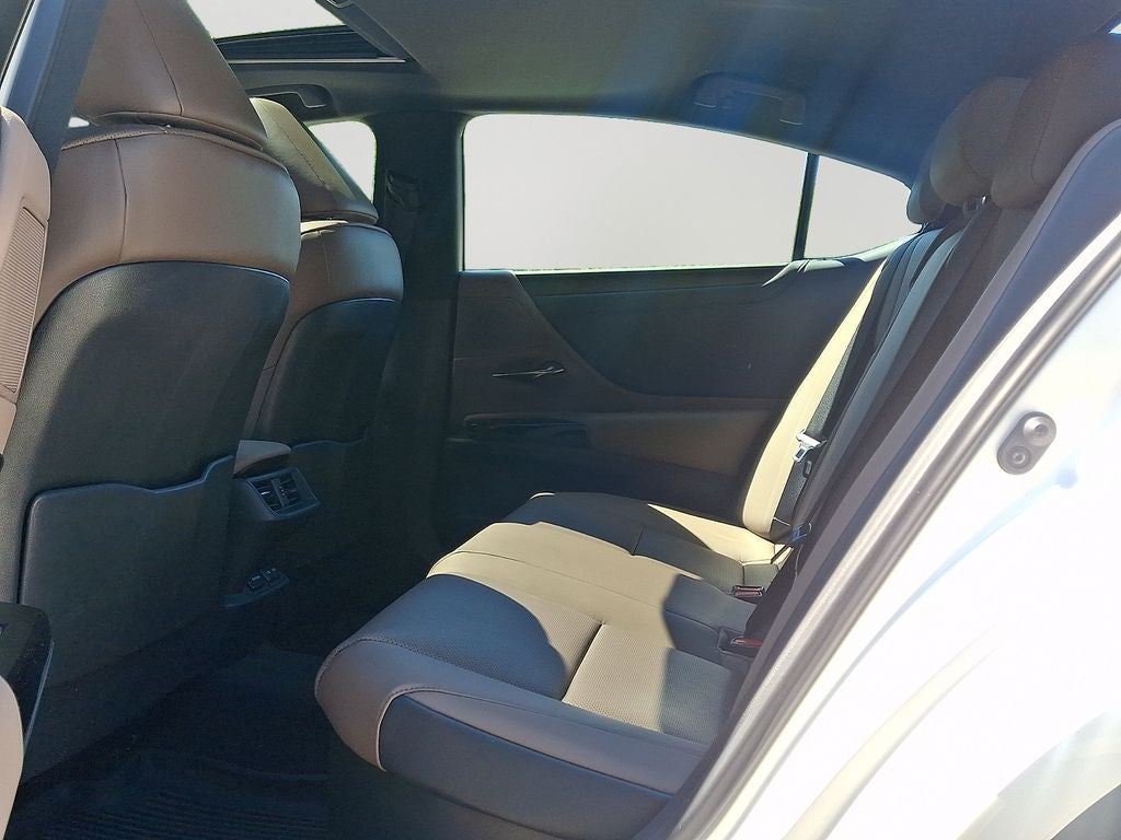 2025 Lexus ES 300h 300h