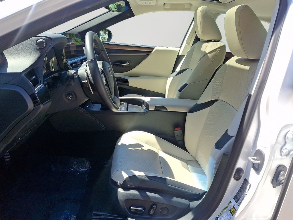 2023 Lexus ES 300h 300h