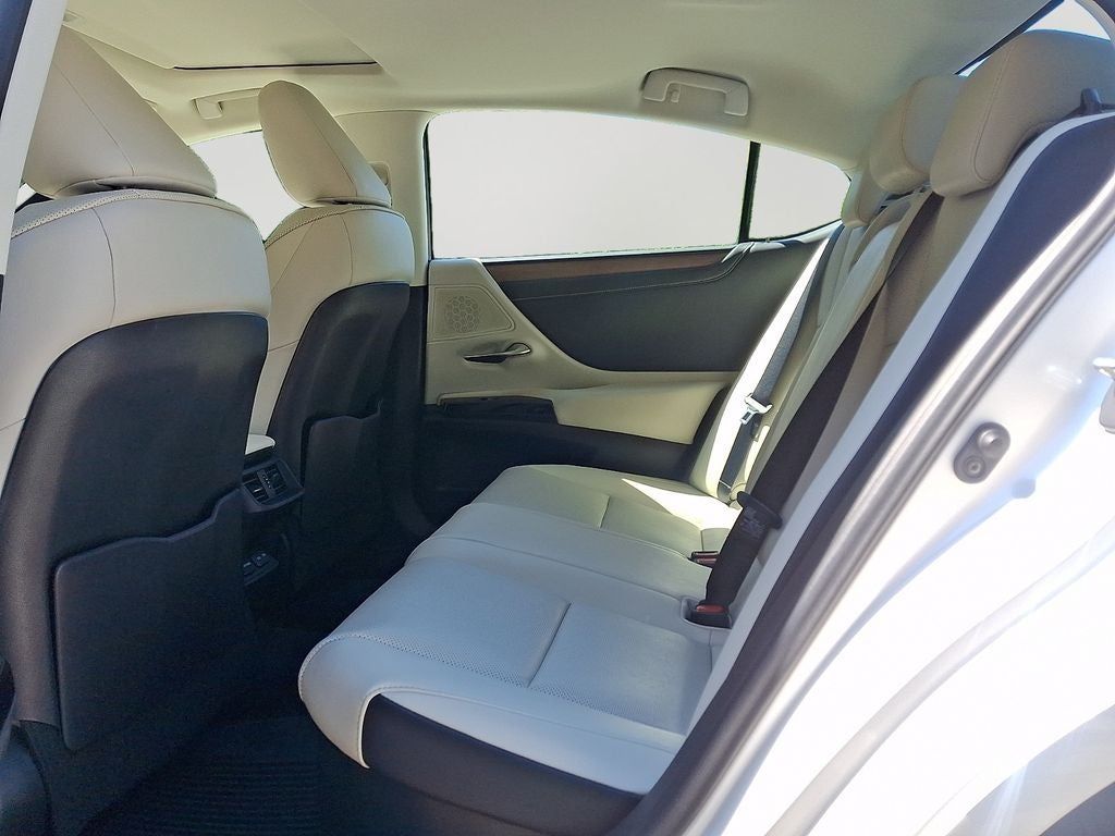 2023 Lexus ES 300h 300h