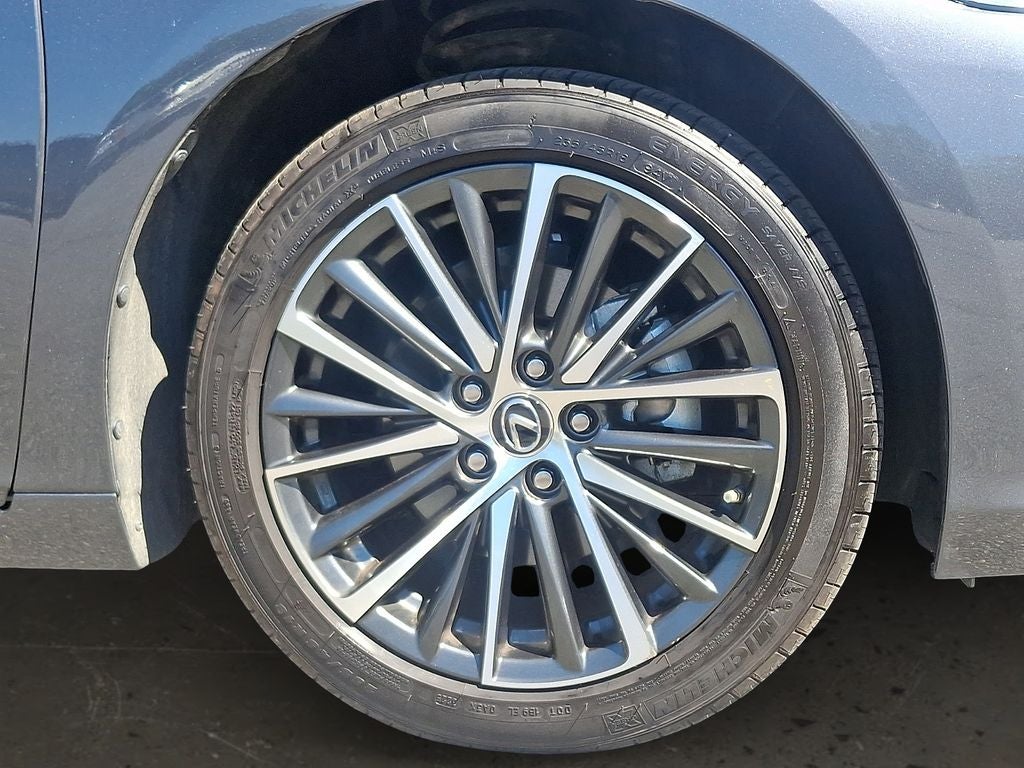 2025 Lexus ES 300h 300h