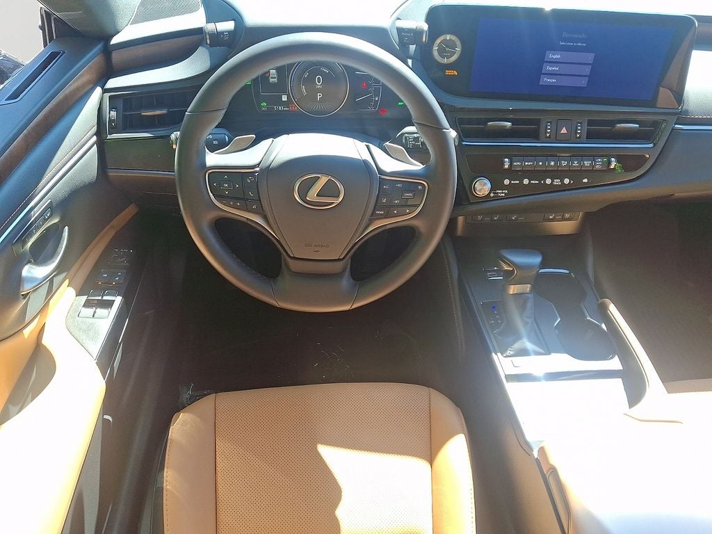 2025 Lexus ES 300h 300h