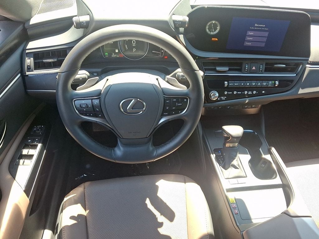 2025 Lexus ES 300h 300h