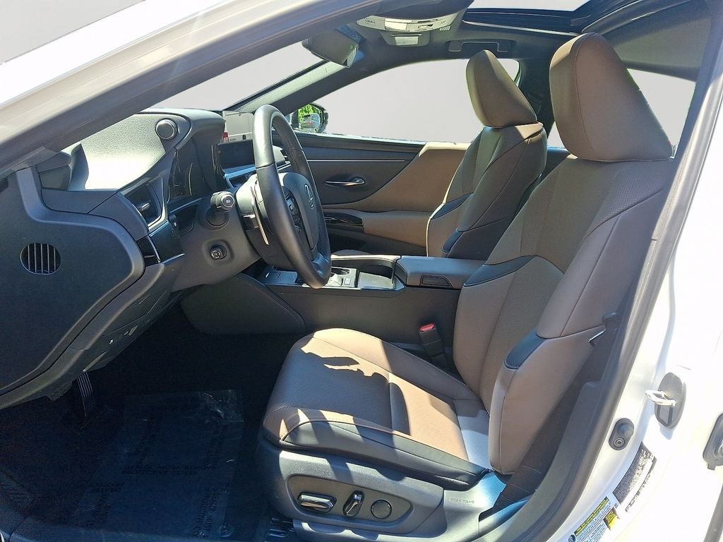 2025 Lexus ES 300h 300h