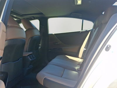 2025 Lexus ES 300h 300h