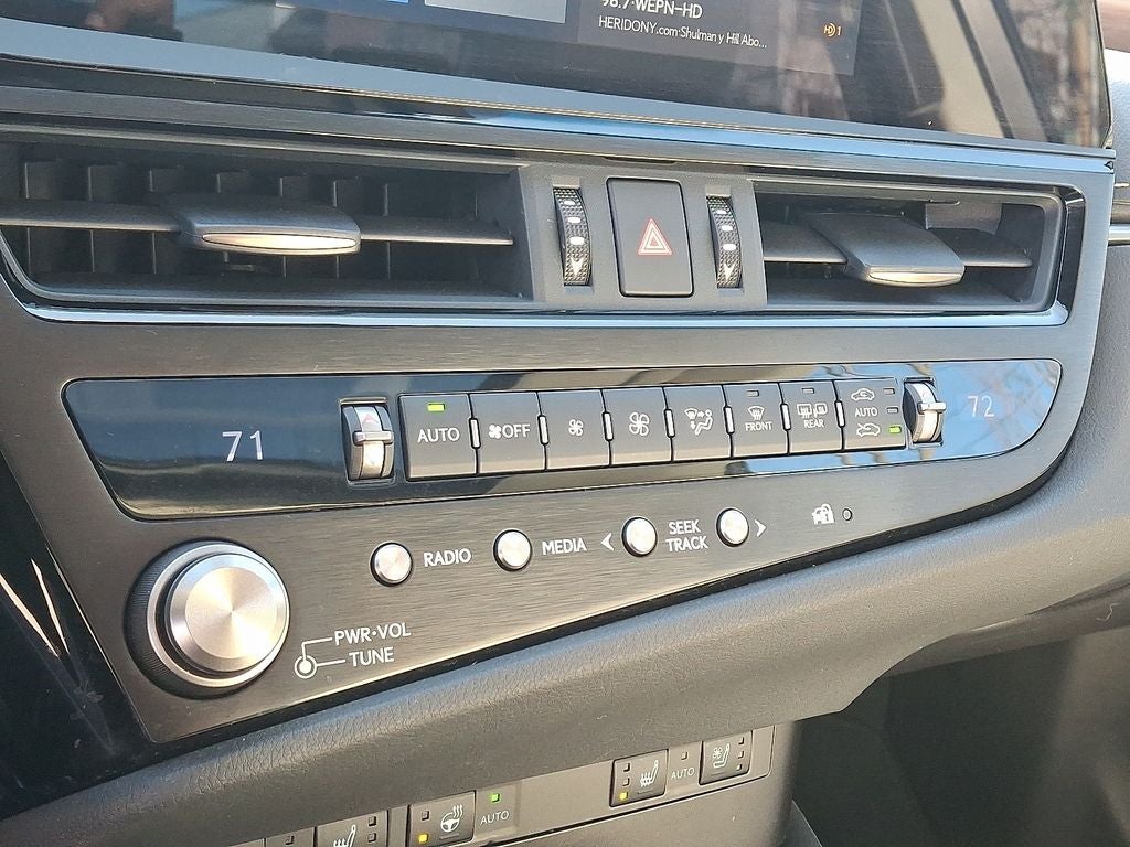 2025 Lexus ES 300h 300h