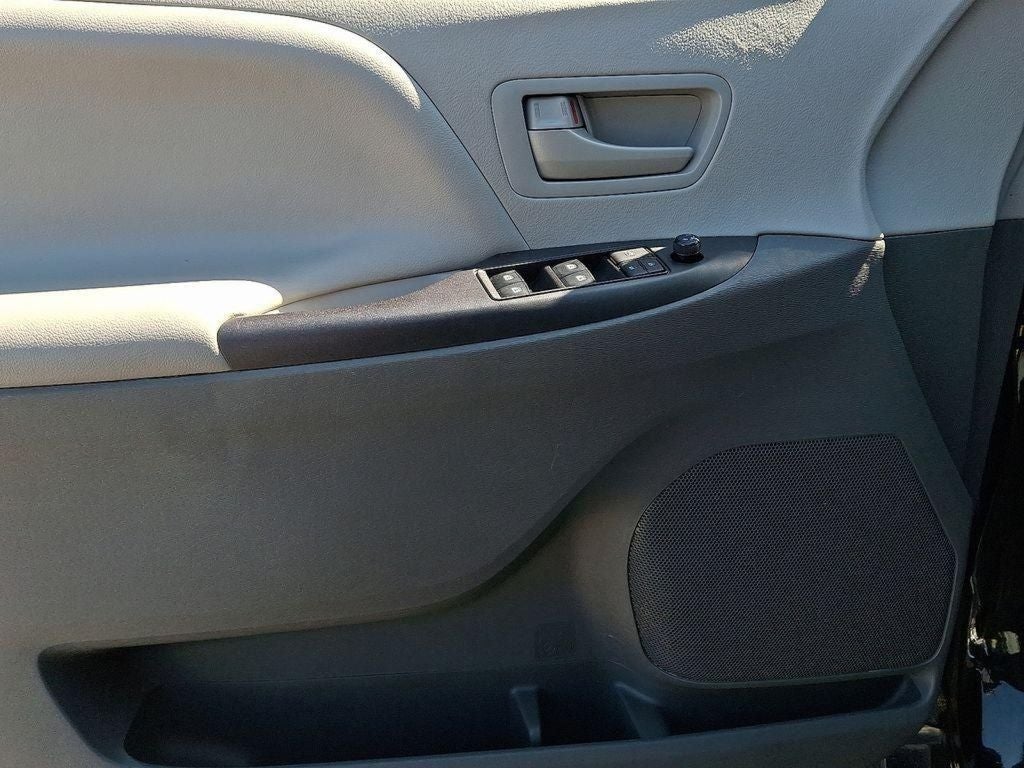 2020 Toyota Sienna L 7 Passenger