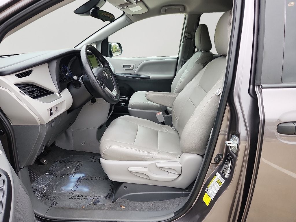 2020 Toyota Sienna L 7 Passenger