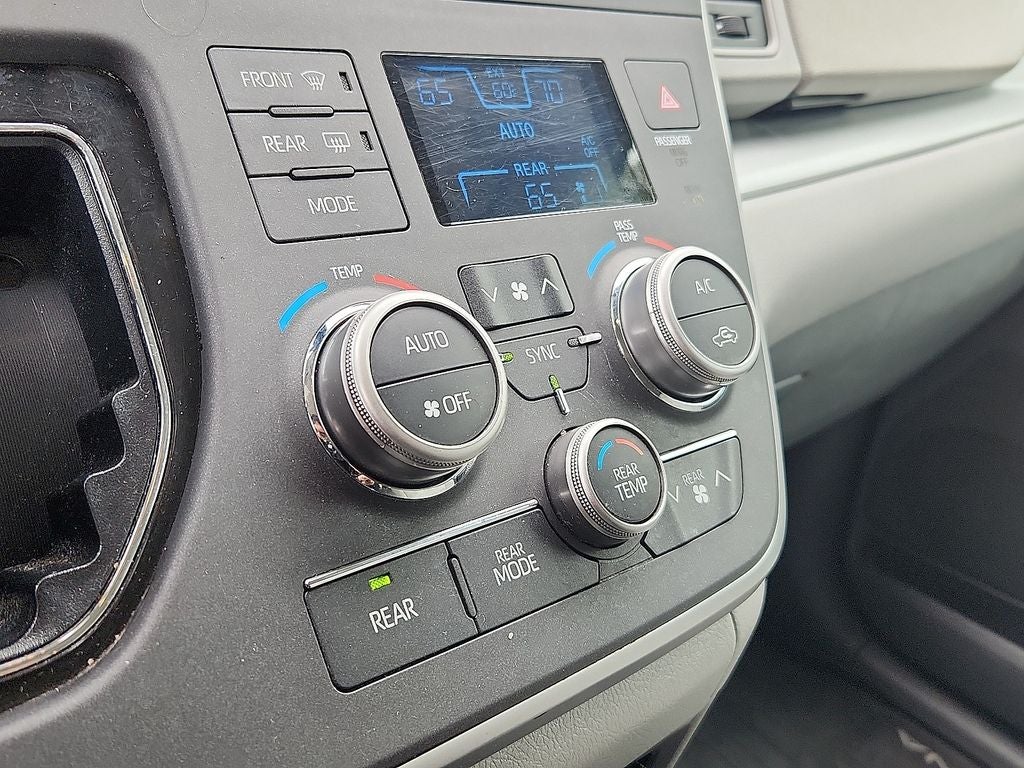 2020 Toyota Sienna L 7 Passenger