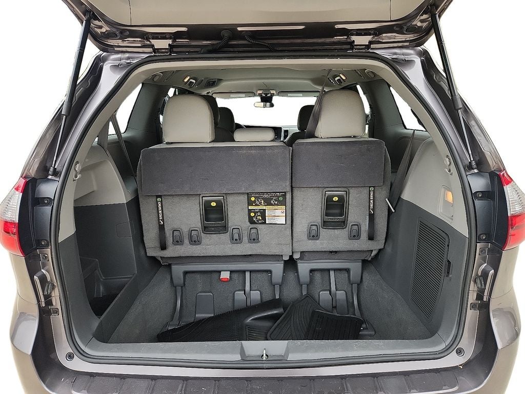 2020 Toyota Sienna L 7 Passenger