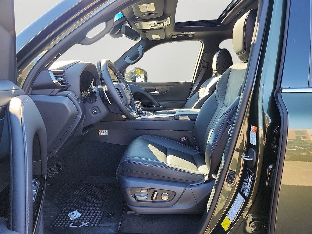 2025 Lexus LX LUXURY