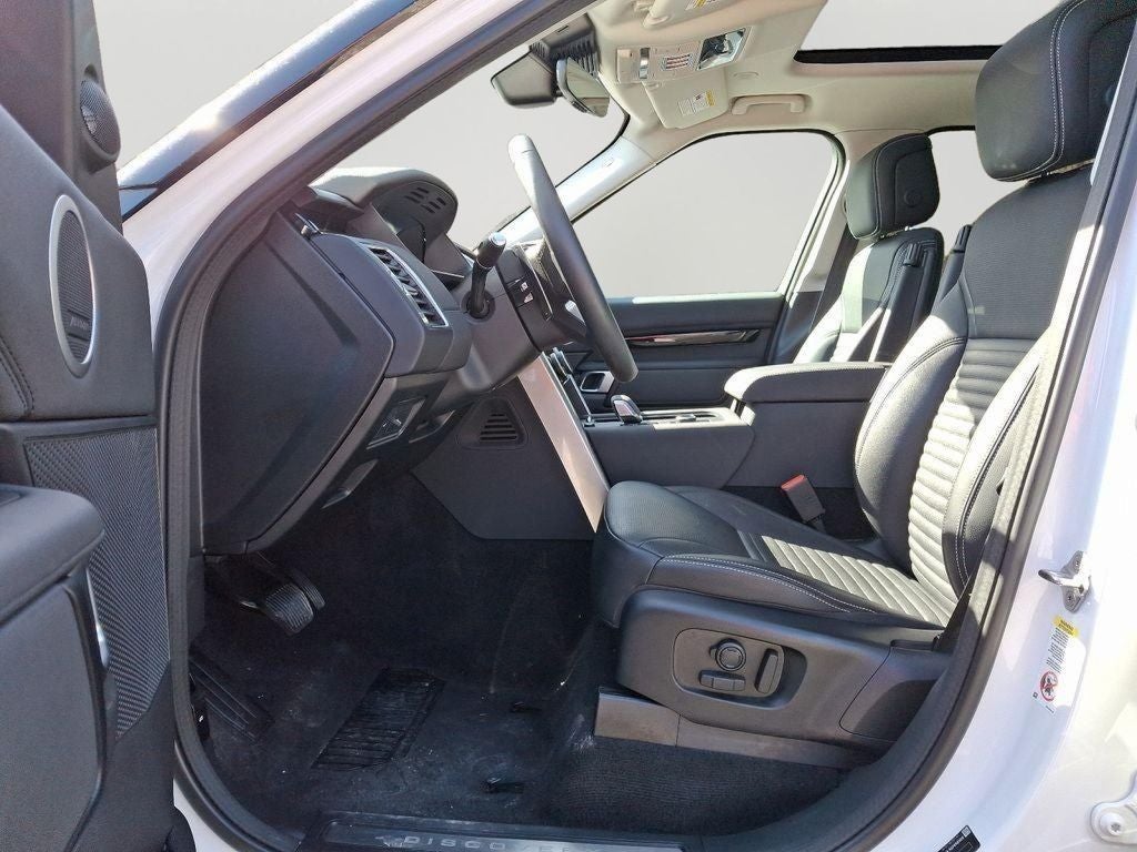 2024 Land Rover Discovery S