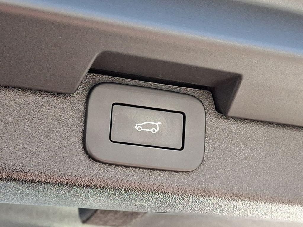 2024 Land Rover Discovery S