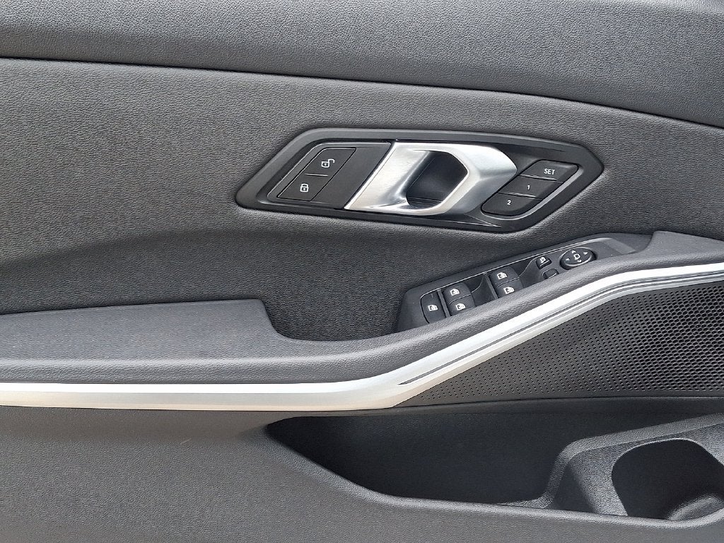 2025 BMW 3 Series 330i xDrive