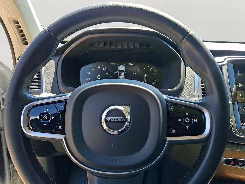 2021 Volvo XC90 T6 Momentum