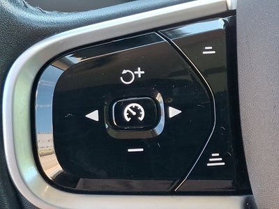 2021 Volvo XC90 T6 Momentum