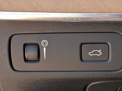 2021 Volvo XC90 T6 Momentum