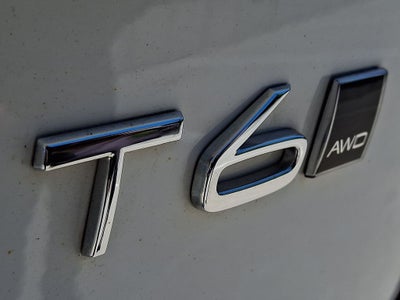 2021 Volvo XC90 T6 Momentum