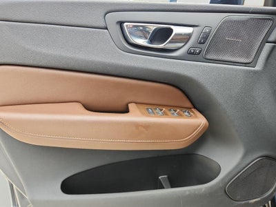 2022 Volvo XC60 B5 Inscription
