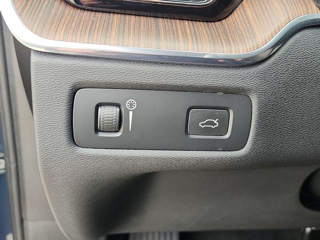 2022 Volvo XC60 B5 Inscription